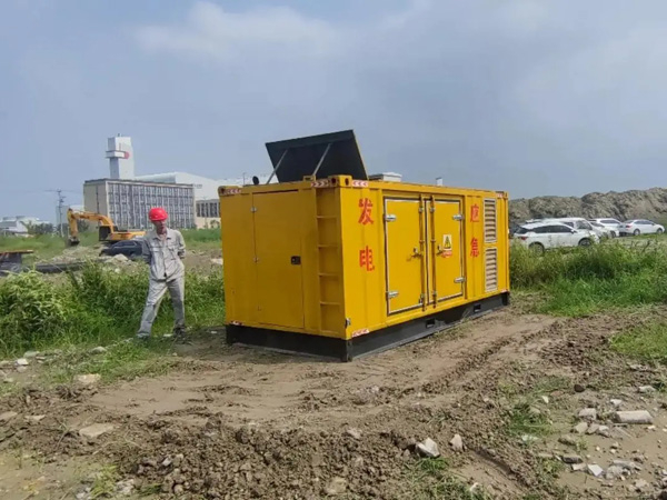 二道江200KW柴油发电机机组每小时的油耗量受哪些因素影响？