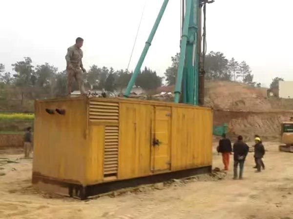 二道江如何判断水冷式机油散热器密封件是否需要更换？